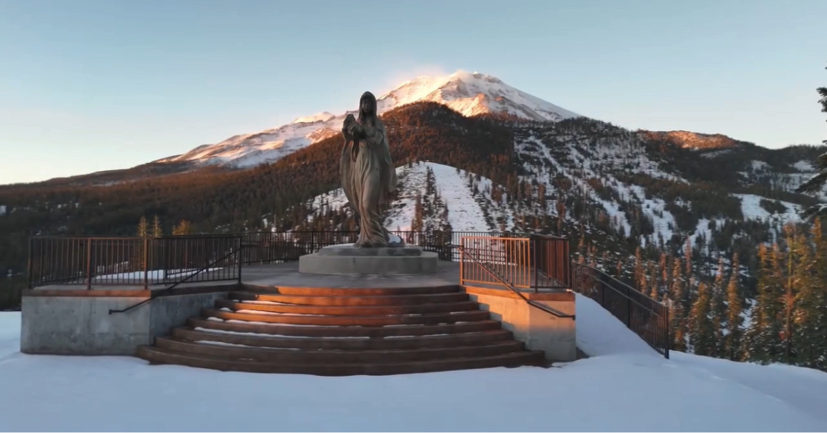 Mt. Shasta Ski Park Unveils Controversial Virgin Mary Statue at the Top ...